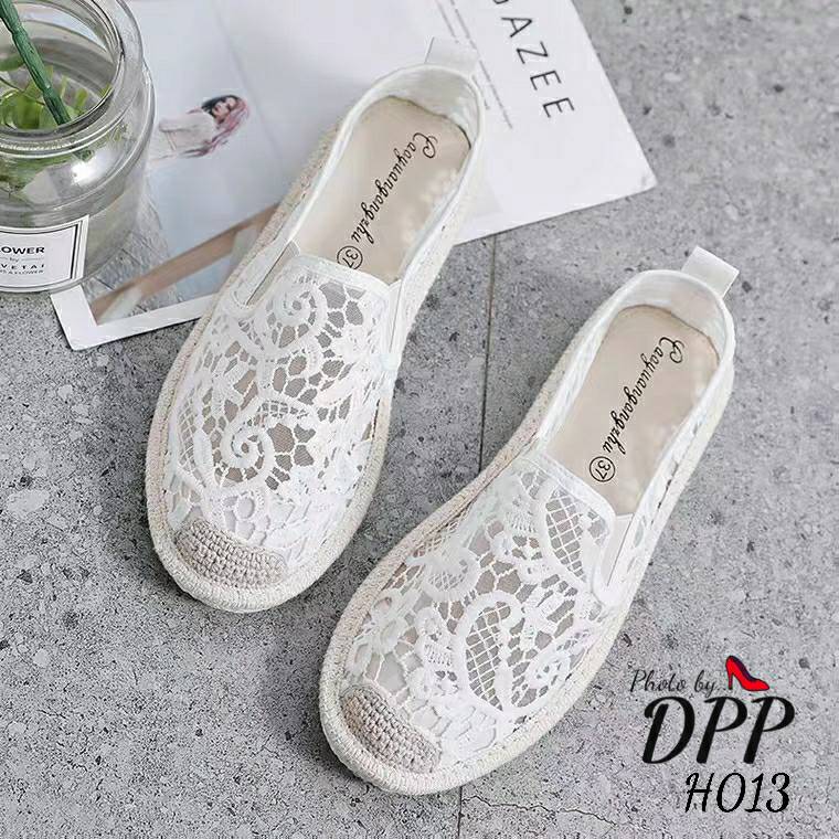 รองเท้าคัทชูผ้าลูกไม้นิ่ม