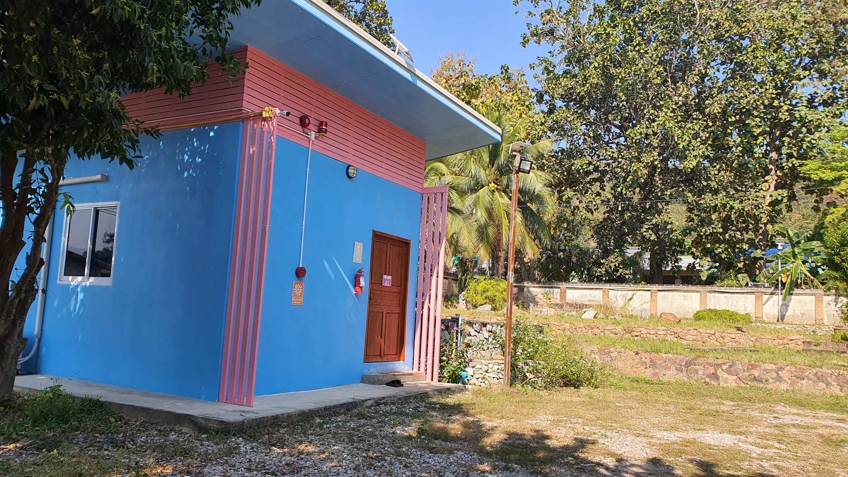 ขายรีสอร์ทพร้อมสวนอาหาร ใน จ.ลำพูน บรรยากาศท่ามกลางธรรมชาติ วิวเขาและทุ่งนา