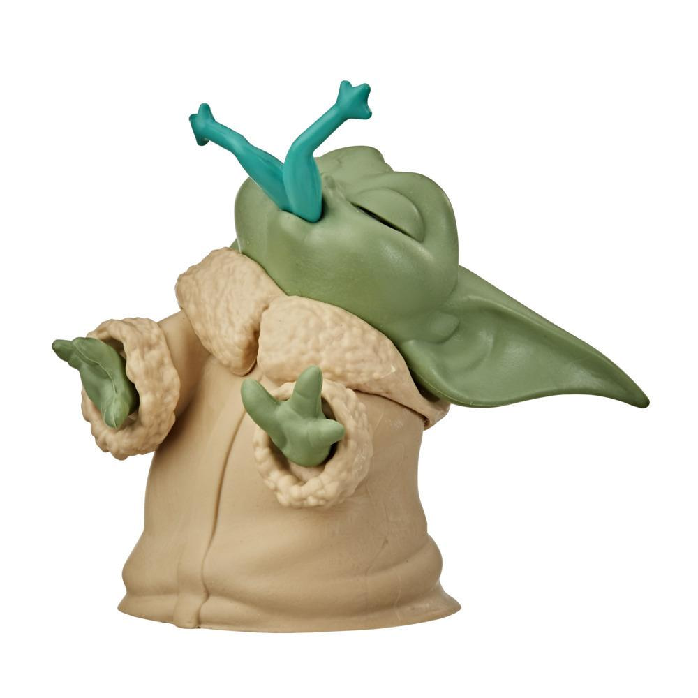 Hasbro Star Wars The Bounty Collection The Mandalorian The Child “Baby Yoda” Froggy Snack Pose Figure ฮาสโบร สตาร์ วอร์ส แมนดาโรเลี่ยน หุ่นโมเดลฟิกเกอร์ เบบี้ โยดา ฟร็อกกี้ สแน็ค โพส ขนาด2.2 นิ้ว(5.5ซม.) ลิขสิทธิ์แท้