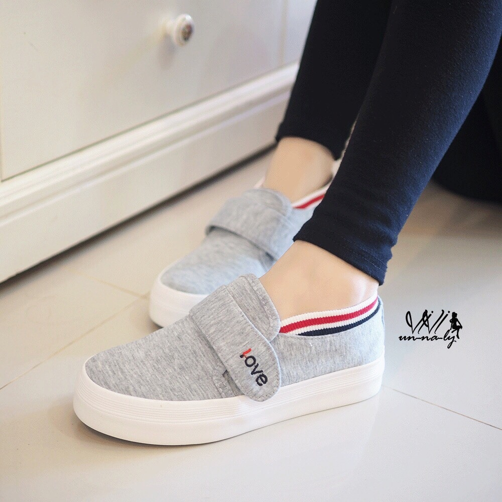 รองเท้าผ้าใบเมจิกเทปสไตล์เกาหลี (สีขาว)