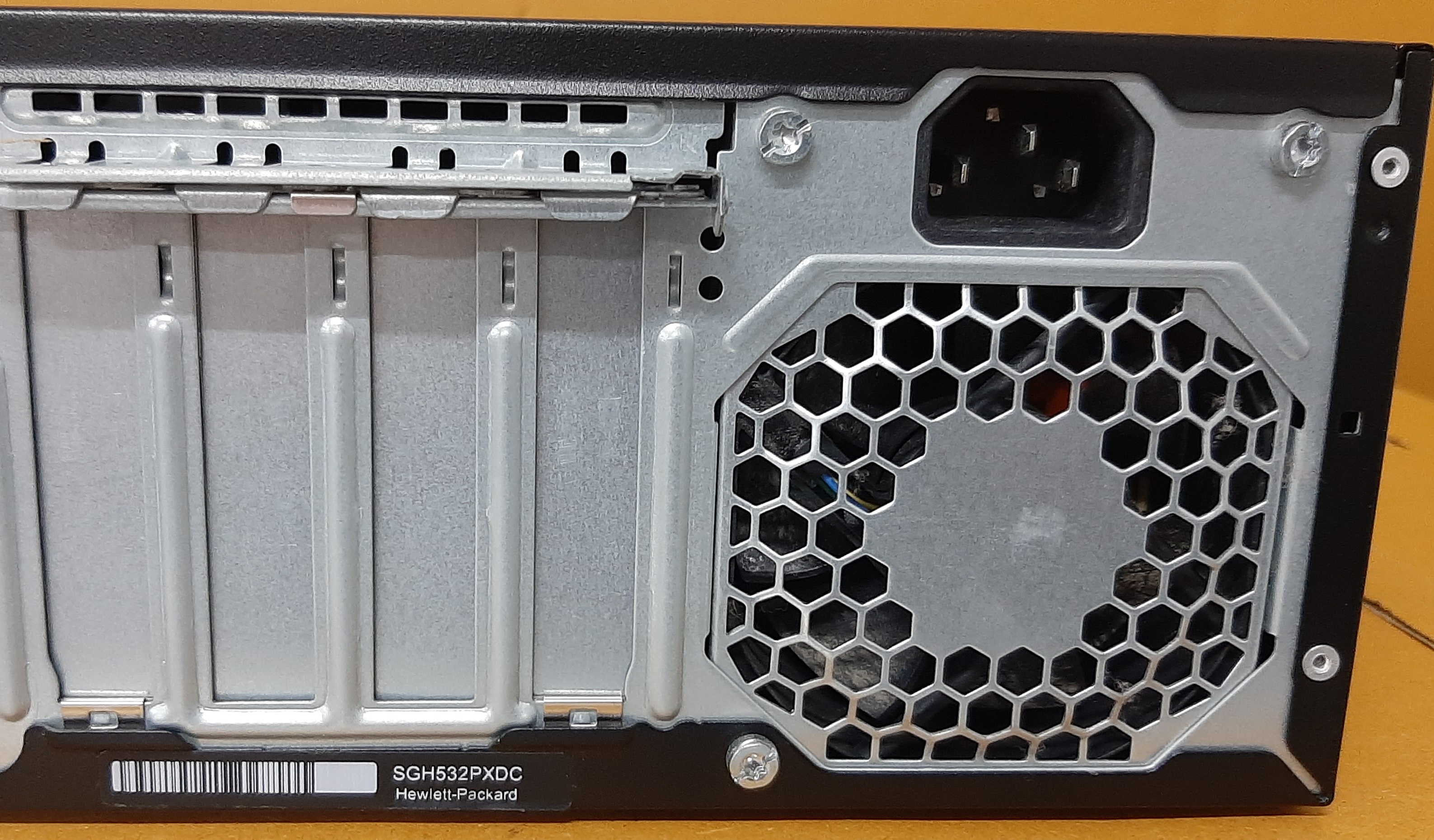 PC มือสอง สภาพดี ยี่ห้อ HP รุ่น Prodesk 600 G1 SFF ประกันร้าน 1 เดือน ฟรี USB Wifi!!