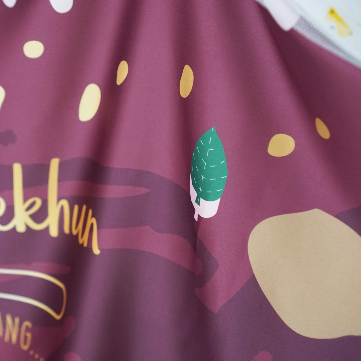 ชุดของขวัญเด็กแรกเกิด NP2 ผ้าคลุมให้นม + หมอนรองให้นม ลาย Paintbrush - Burgundy
