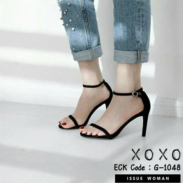 รองเท้าส้นสูงรัดข้อสไตล์เรียบ (สีดำ)