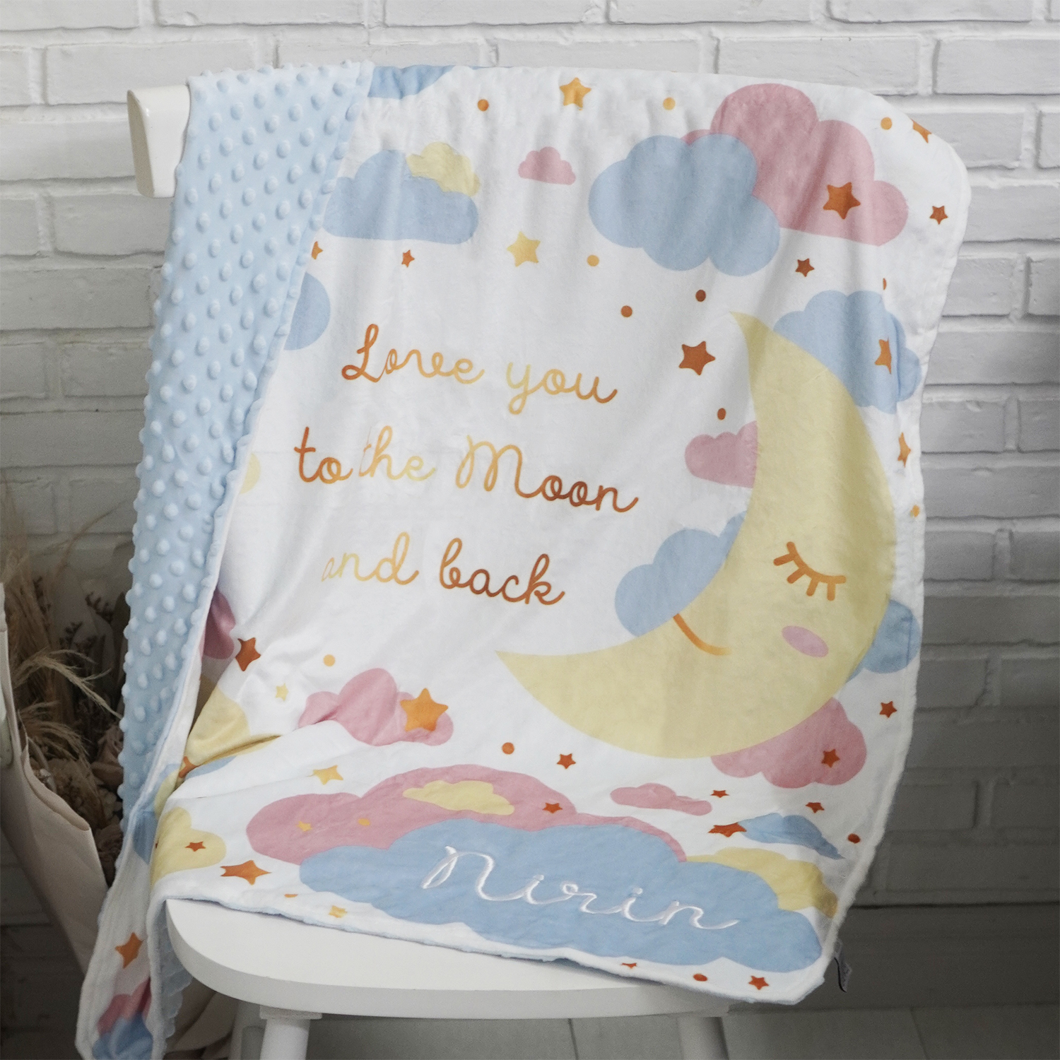 ผ้าห่ม Minky ลาย Moon 75x100cm แบบปักชื่อ ด้านหลังสีฟ้า