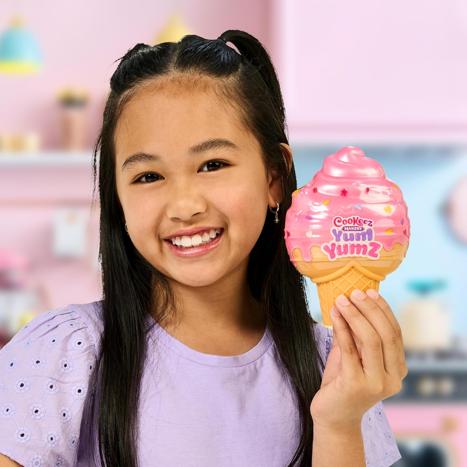 Cookeez Makery Yum Yumz 2 Pack ถุงสุ่มตุ๊กตาผ้าขน Yum Yumz มีกลิ่นหอม 2 ชิ้น ลิขสิทธิ์แท้