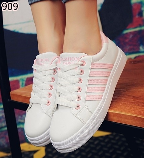 รองเท้าผ้าใบพียูแต่งแถวสไตล์ Sport (สีดำ)