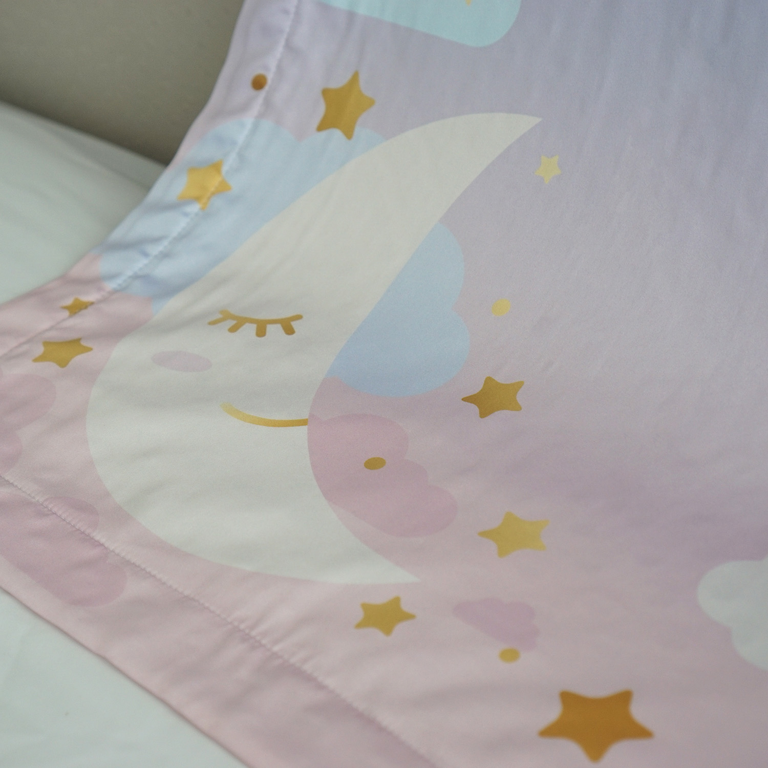 ชุดของขวัญเด็ก ผ้าห่ม Milestone ขนาด 75x100cm ลาย Moon - Blue Pink + หมอนอิง ลาย Cloud