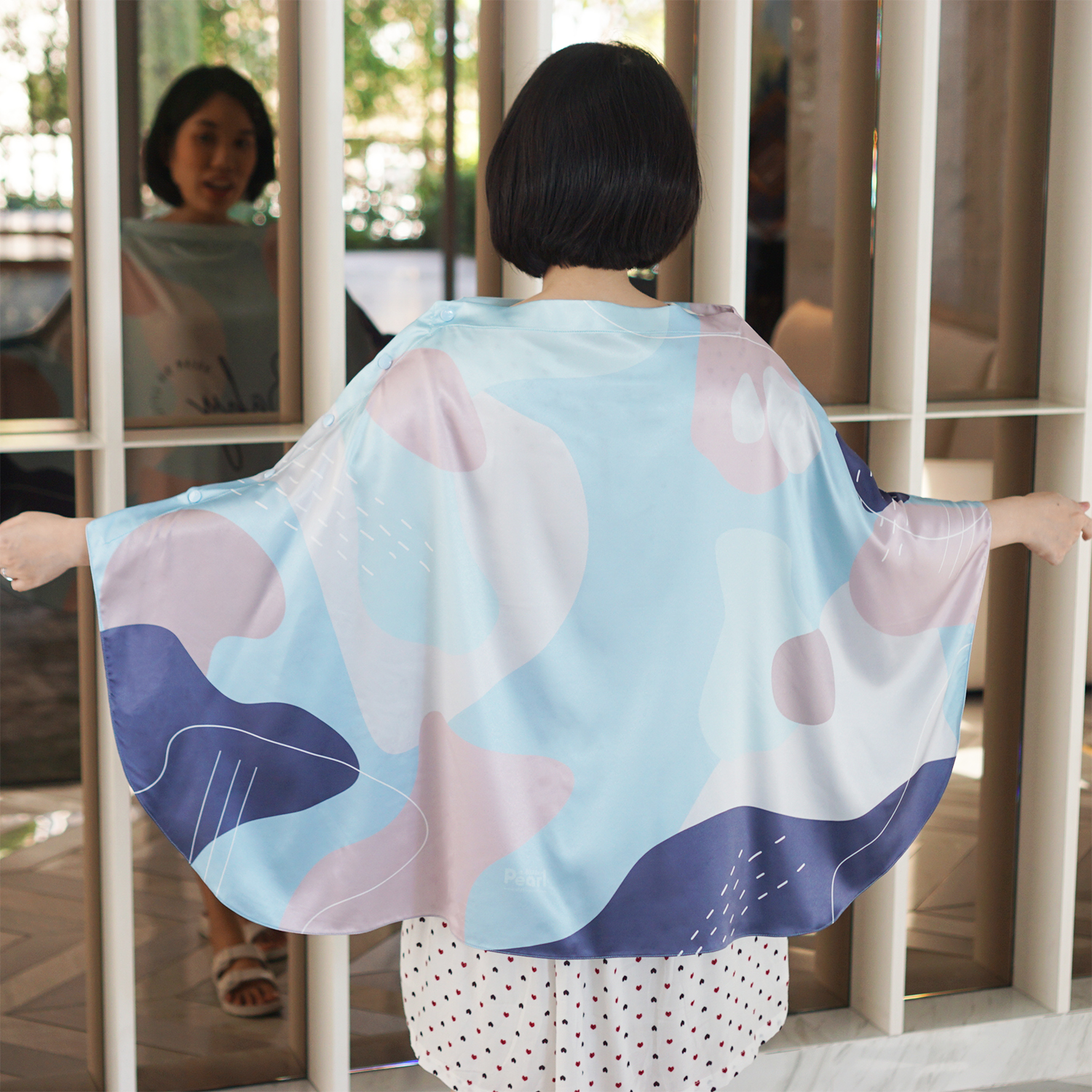ผ้าคลุมให้นม 3in1 (รุ่นมีกระดุม ถอดโครงได้) แบบสั่งทำใส่ชื่อ ลาย Curve - Blue