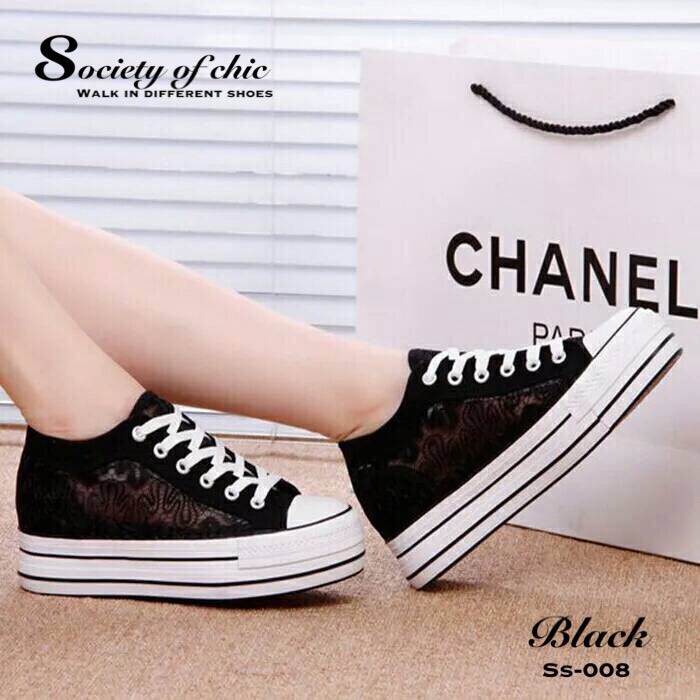 รองเท้าผ้าใบเกาหลีฉลุลาย (สีดำ)