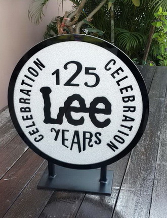 ป้ายโลโก้ Lee