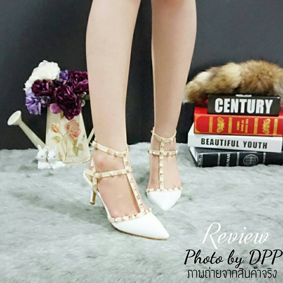 พร้อมส่ง : รองเท้า Valentino T-strap rockstud heels 2015 (สีขาว)