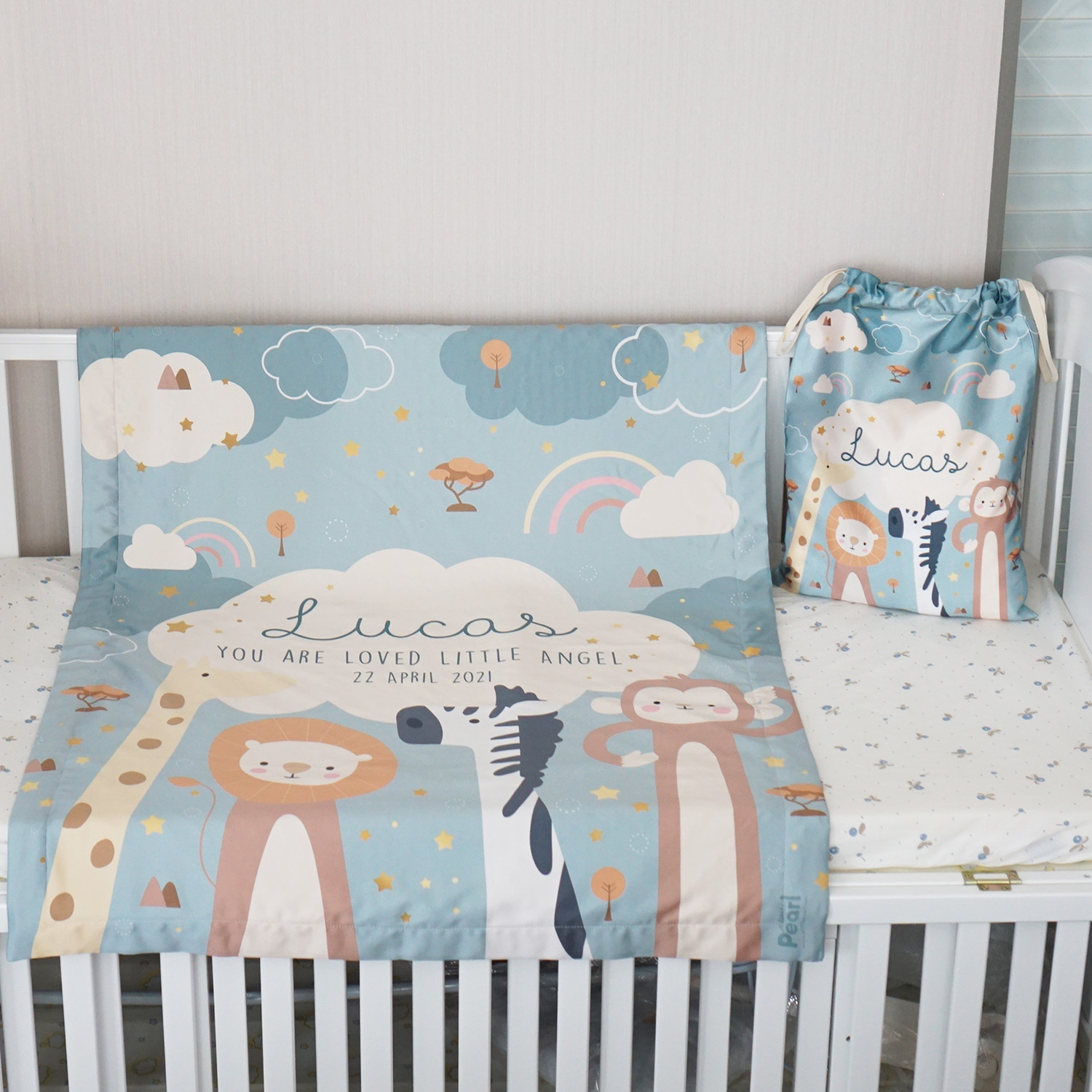 ชุดของขวัญเด็กแรกเกิด ผ้าห่ม ขนาด 75x100cm + ถุงผ้าซาติน ไซส์ L ลาย Safari - Green