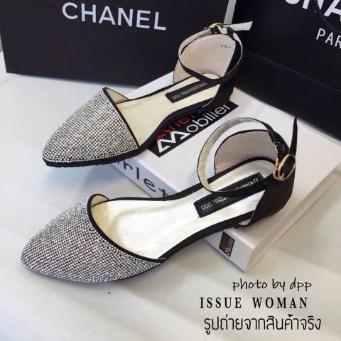 พร้อมส่ง : รองเท้าปิดหัวประดับเพชร (สีดำ)