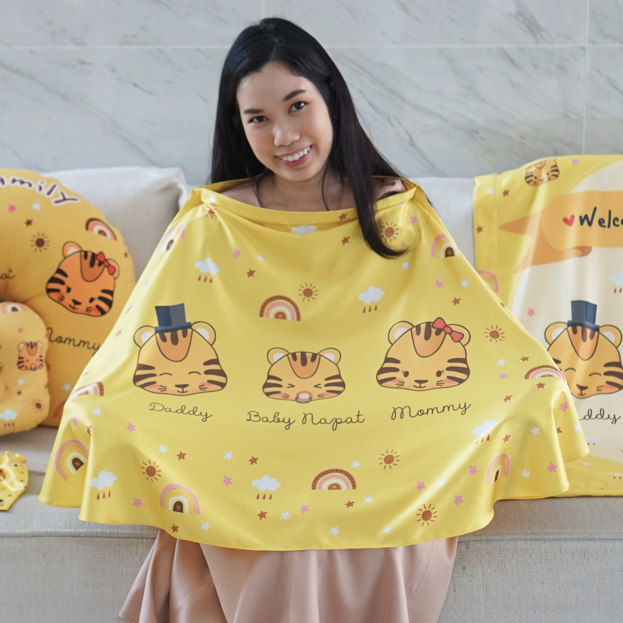ผ้าคลุมให้นม สั่งทำใส่ชือ ลาย Tiger - Yellow