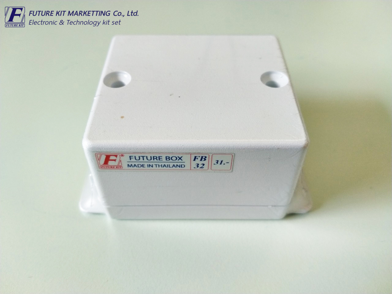 FutureBox FB32 กล่องอเนกประสงค์ มีปีกยึดน็อต 2 ข้าง