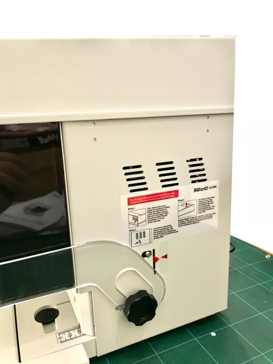 ขายถูก เครื่องเจาะกระดาษไฟฟ้า 2 รู Leadcorp รุ่น 95B0 (เจาะกระดาษไฟฟ้า แบบเจาะ 2 รู)