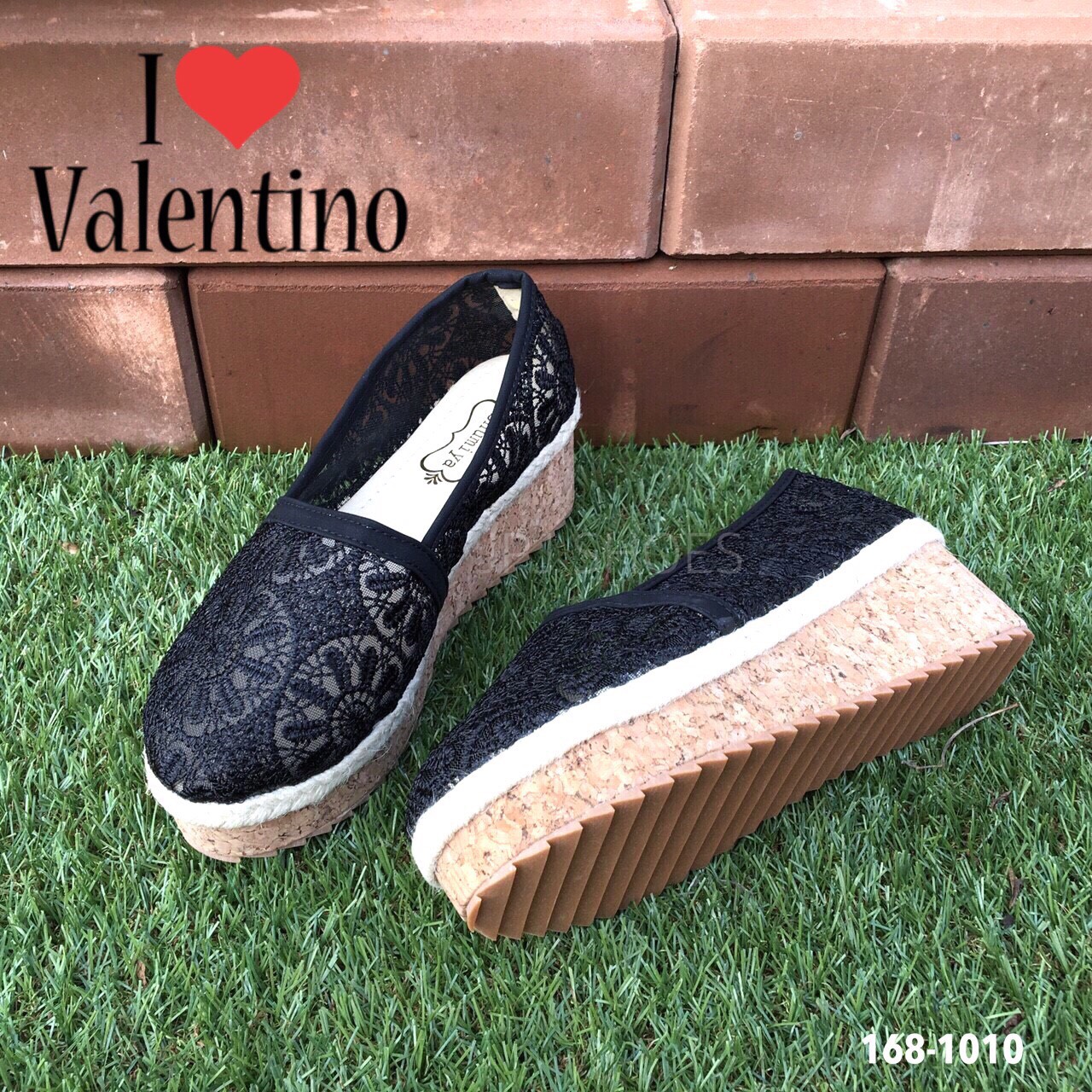 รองเท้าลูกไม้ Style Valentino (สีดำ)