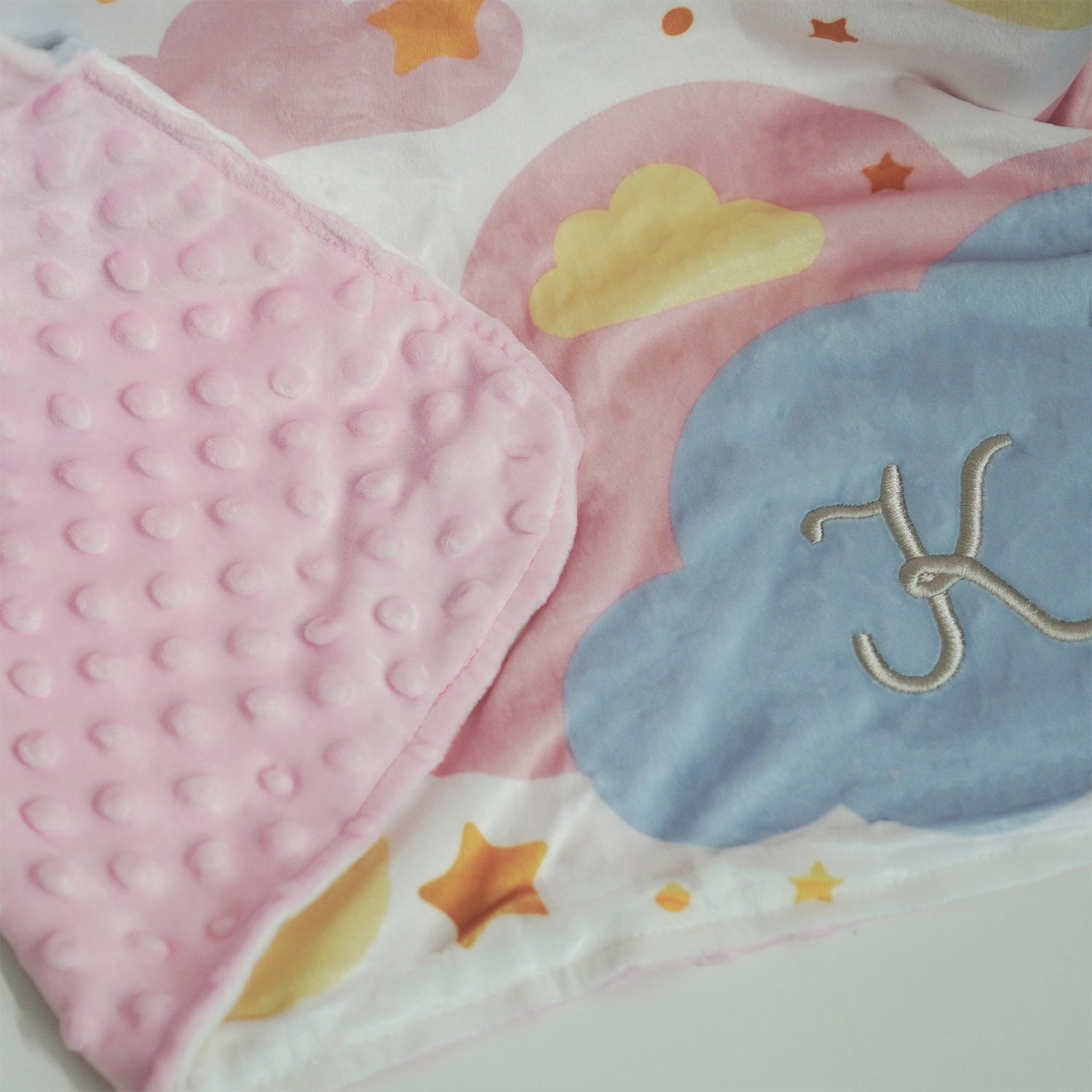 ผ้าห่ม Minky ลาย Moon 75x100cm แบบปักชื่อ ด้านหลังสีชมพู