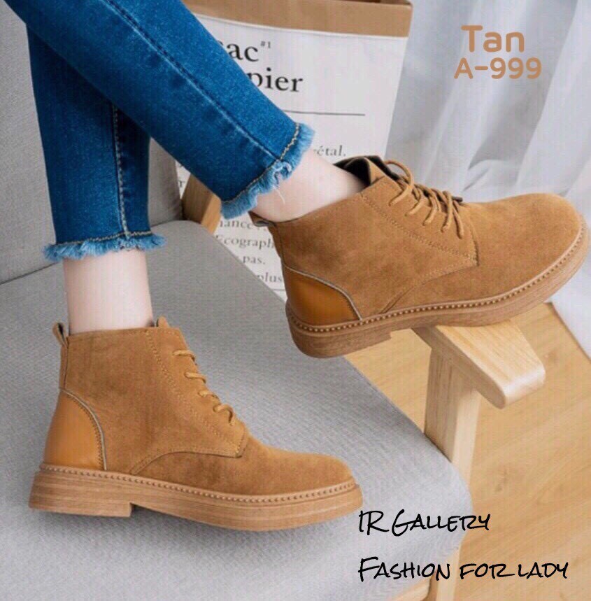 รองเท้าผ้าใบหนังกลับทรงหุ้มข้อ (สีน้ำตาล)