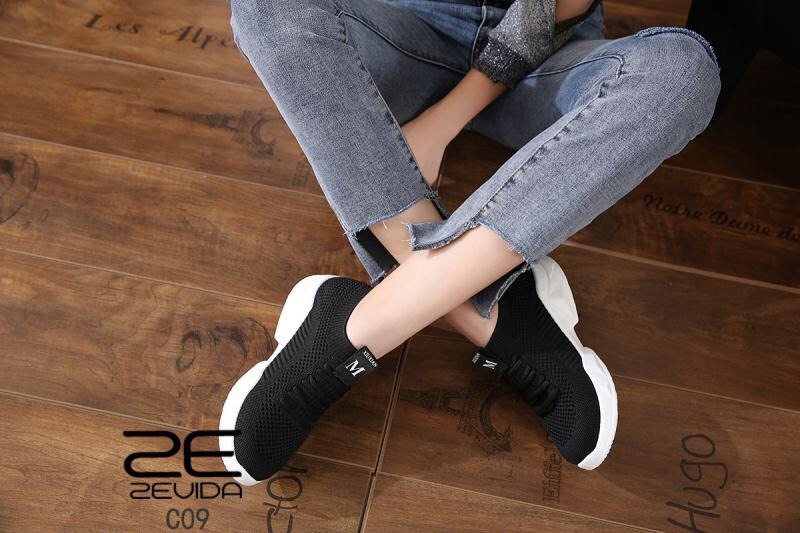 รองเท้าผ้าใบผ้าแต่งขอบผ้านิ่ม (สีดำ)