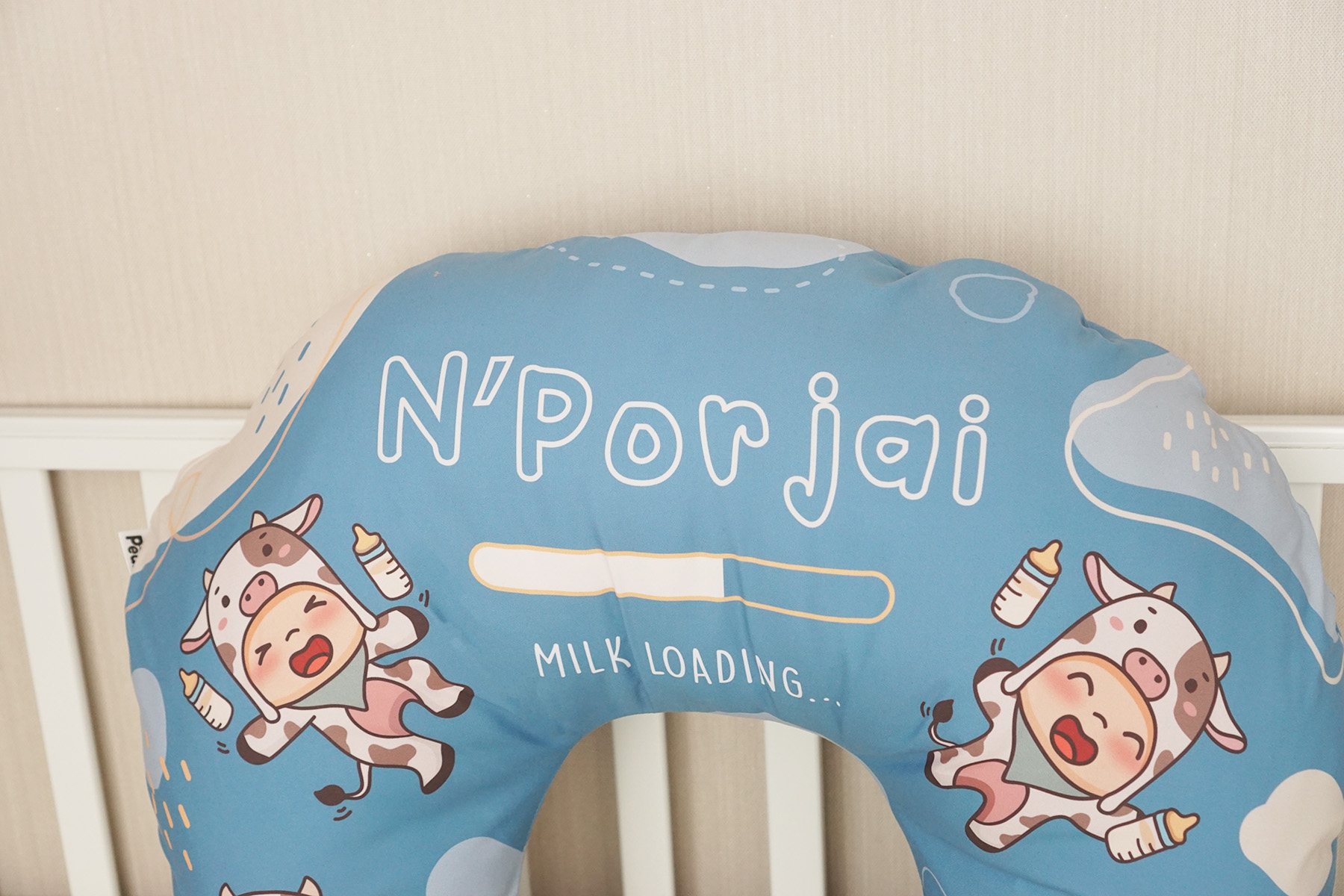 หมอนรองให้นม สั่งทำใส่ชื่อ ลาย Cow2 - Blue
