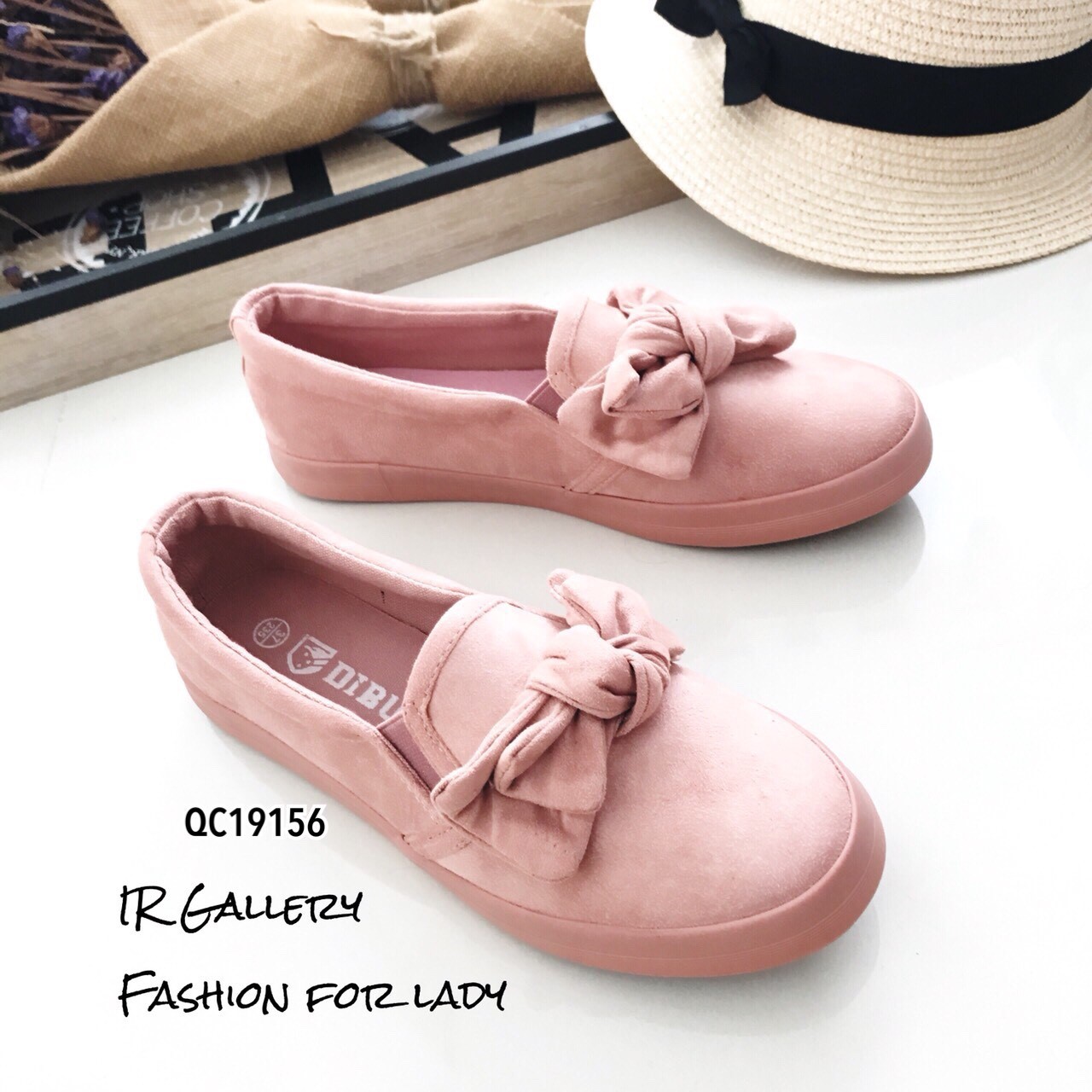 รองเท้าผ้าใบทรงสวมแต่งโบว์ (สีชมพู)