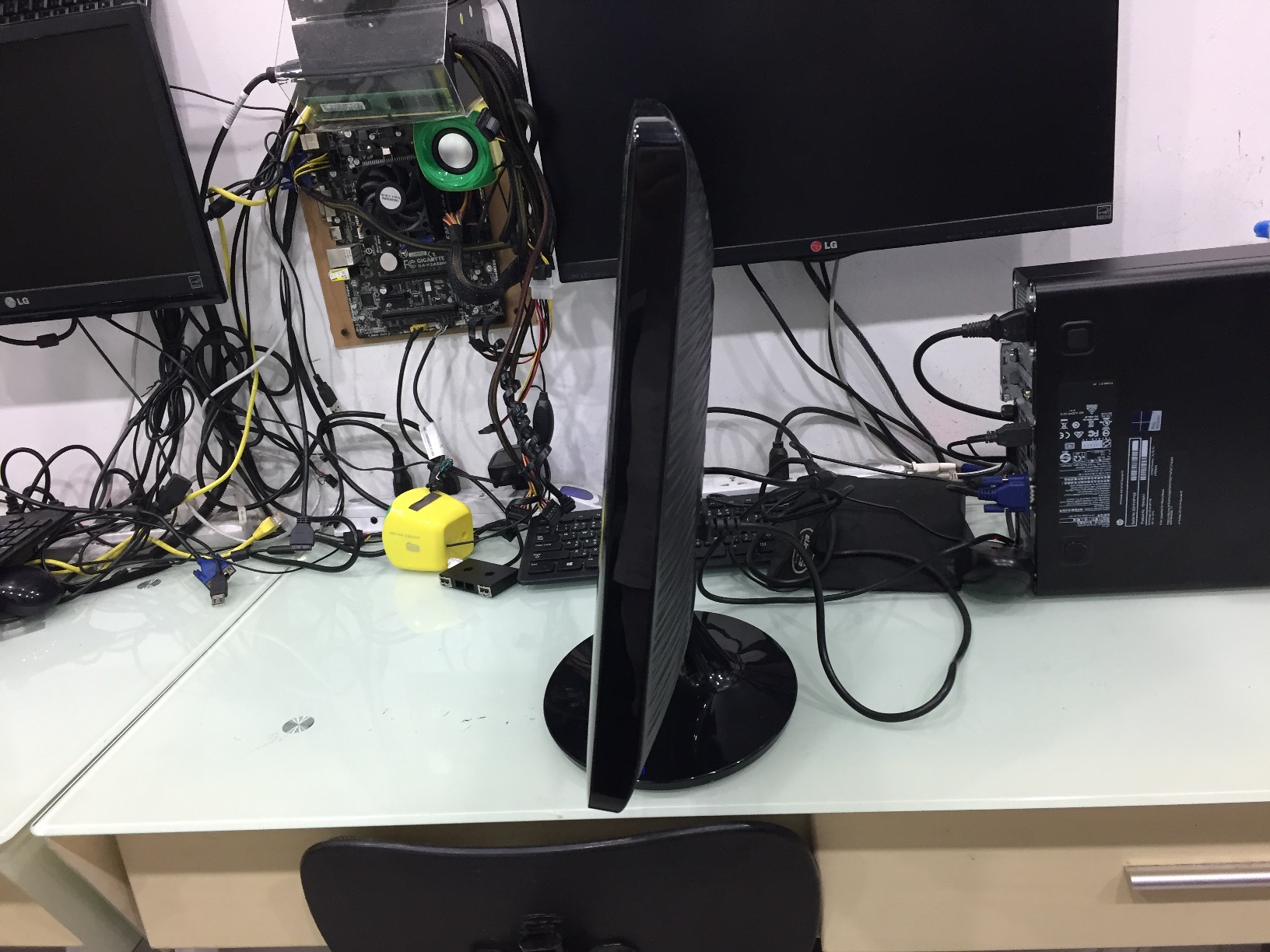 23" Full HD SAMSUNG B2330