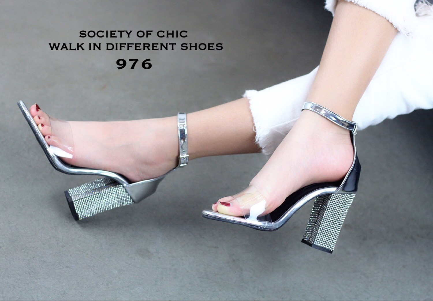 รองเท้าส้นเพชรคาดหน้าใสนิ่ม (สีเงิน)