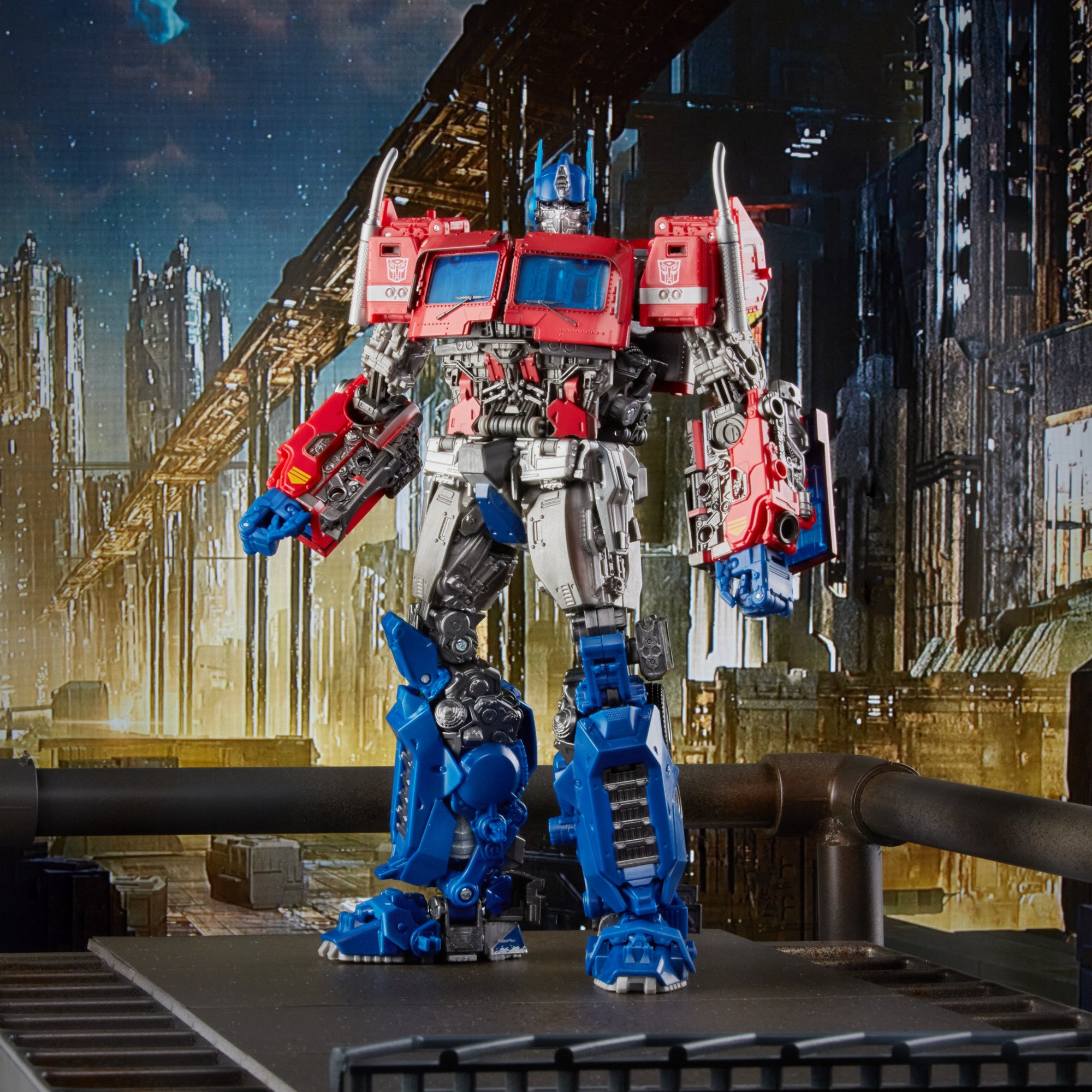 Hasbro Transformers Movie Masterpiece Series MPM-12 Optimus Prime Figure ฮาสโบร ทรานสฟอเมอร์ส มาสเตอร์พีซ MPM-12 หุ่นยนต์ออพติมัส ไพรม์ ขนาด 11 นิ้ว ลิขสิทธิ์แท้