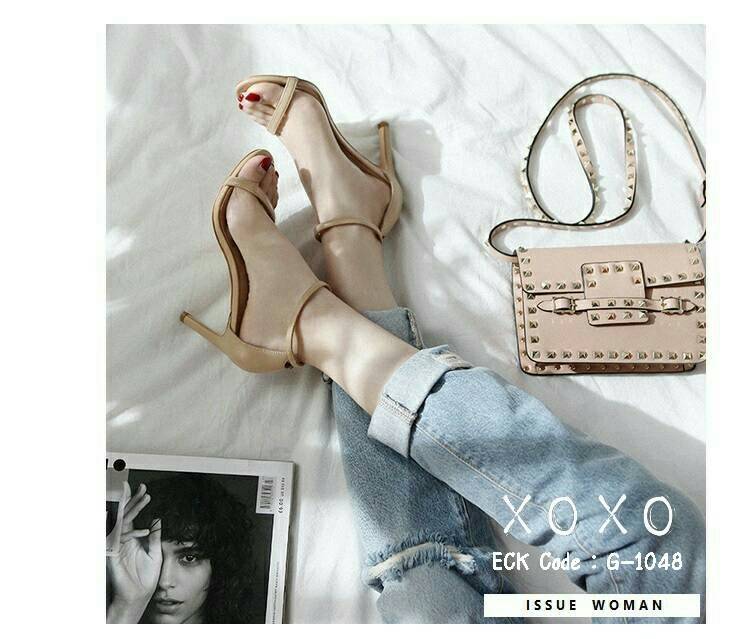 รองเท้าส้นสูงรัดข้อสไตล์เรียบ (สีดำ)