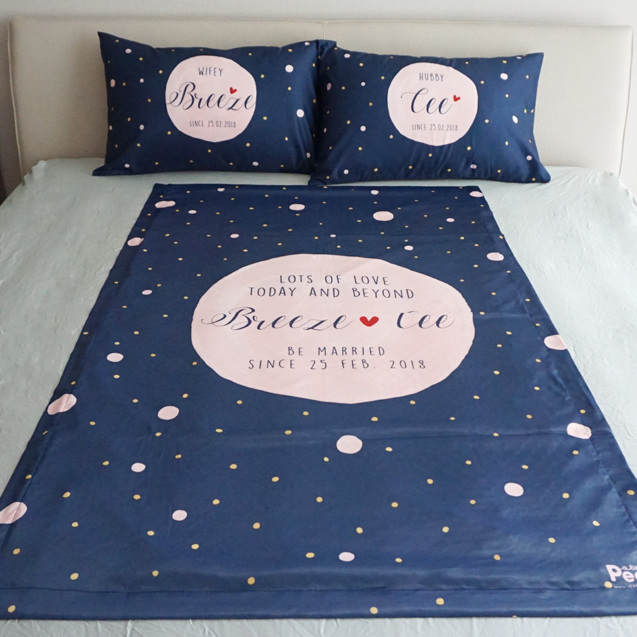 ชุดของขวัญแต่งงาน ปลอกหมอนคู่+ผ้าห่ม ขนาด 100x150cm ลาย Water colour dot - Navy