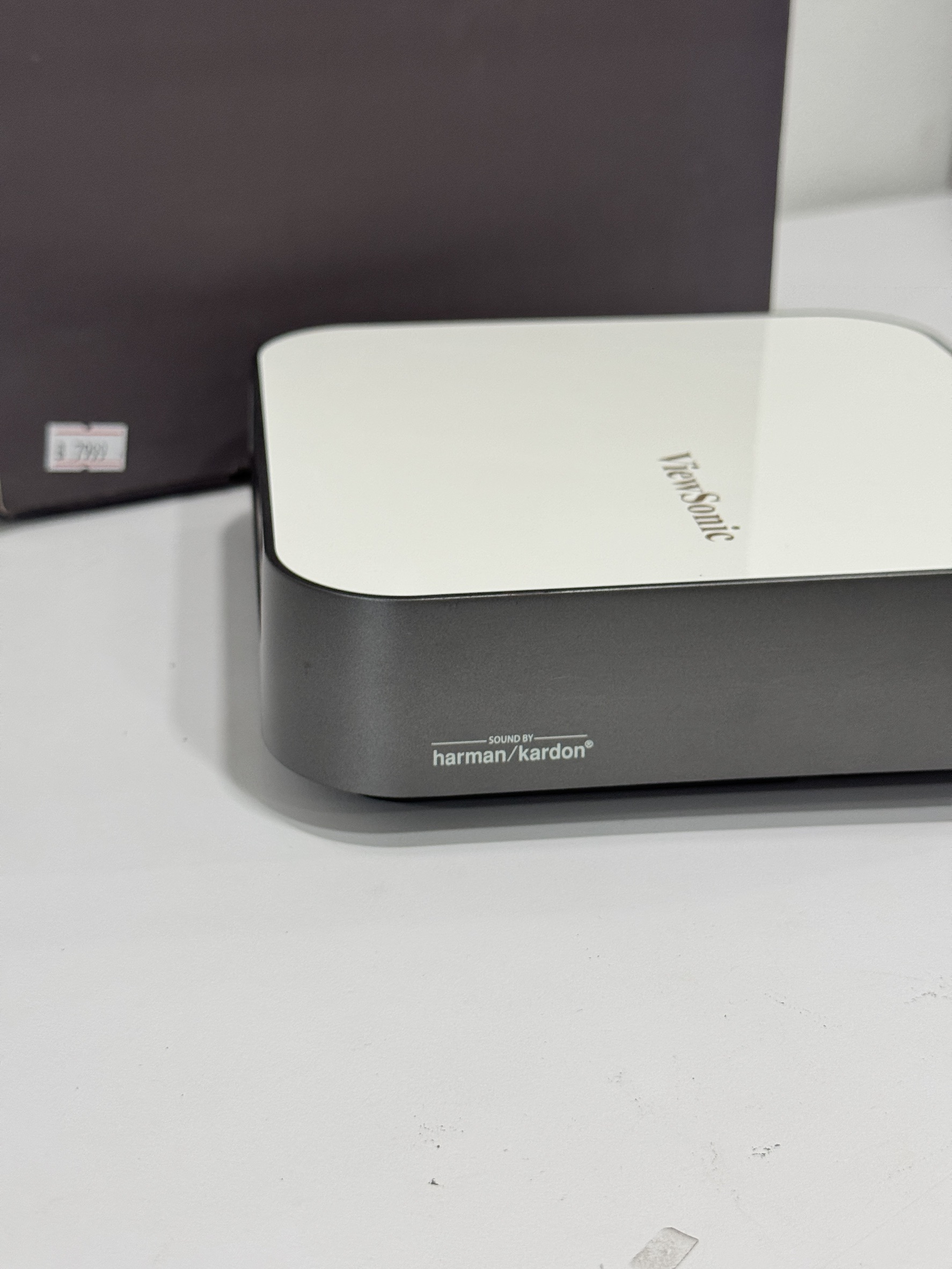 โปรเจคเตอร์สำหรับพกพา Viewsonie M2e + Adapter + Remote + กระเป๋า