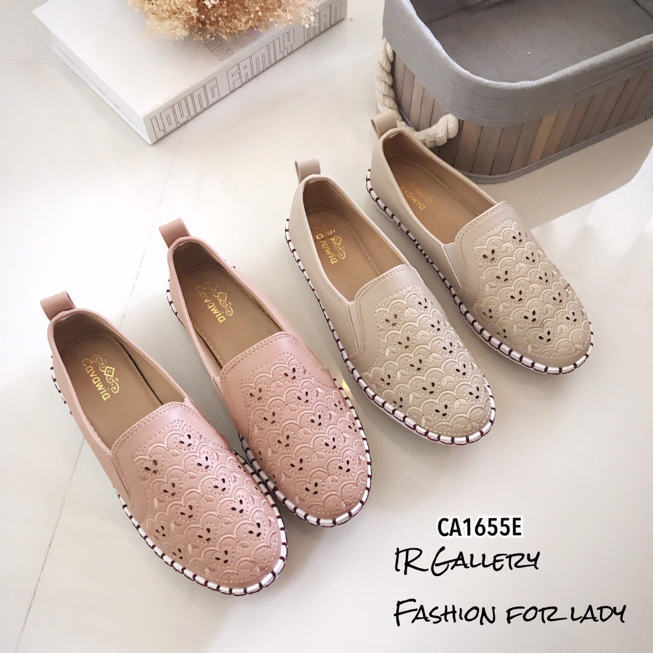 รองเท้าคัทชูฉลุลาย Style Cawavia (สีชมพู)