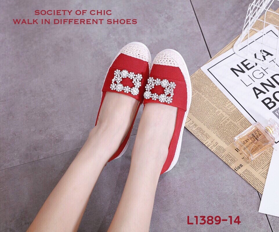 รองเท้าคัทชูสวมแต่งเพชร (สีแดง)