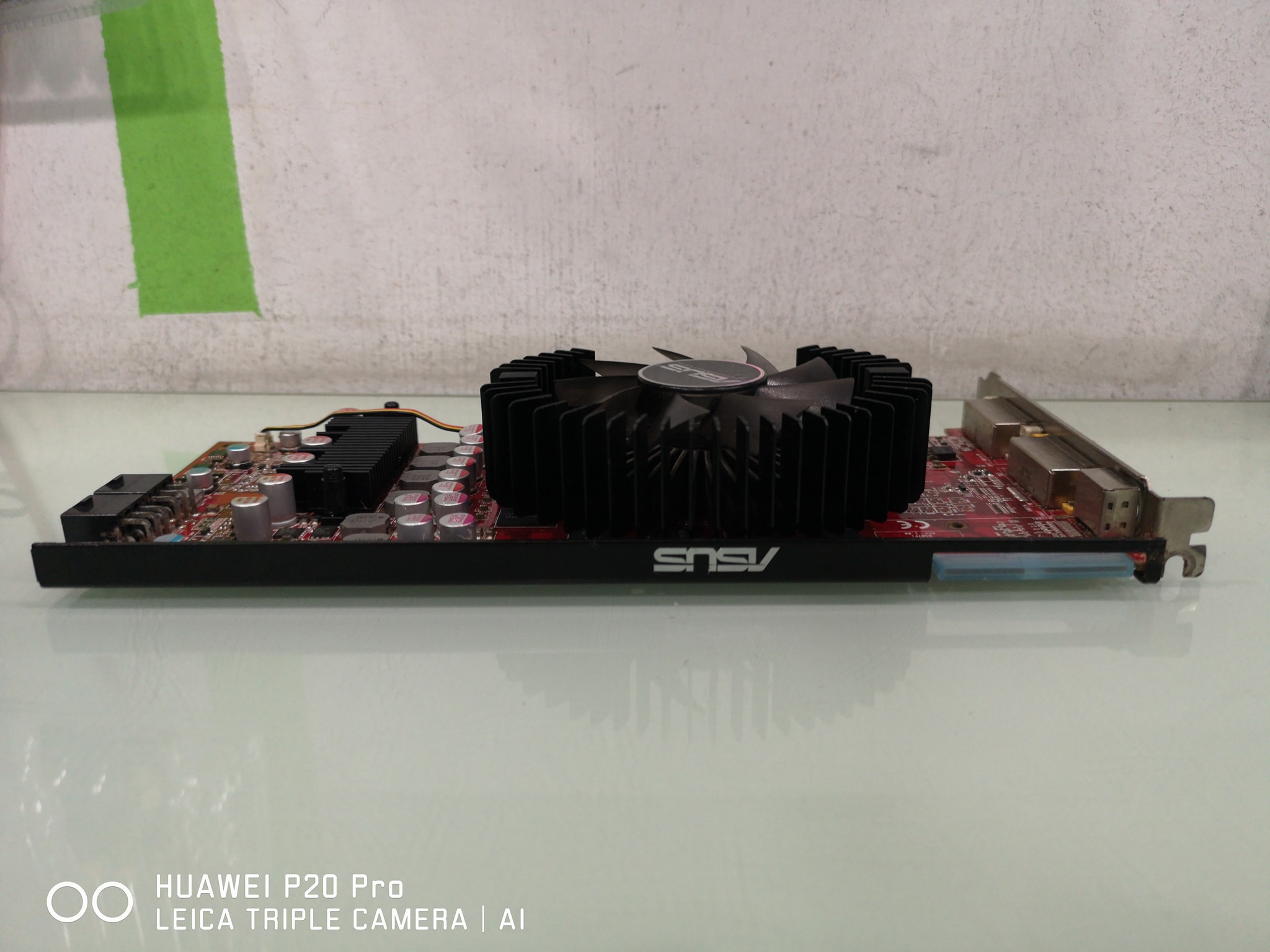 ASUS ATI HD4870 DDR5 256BIT 512MB. HT