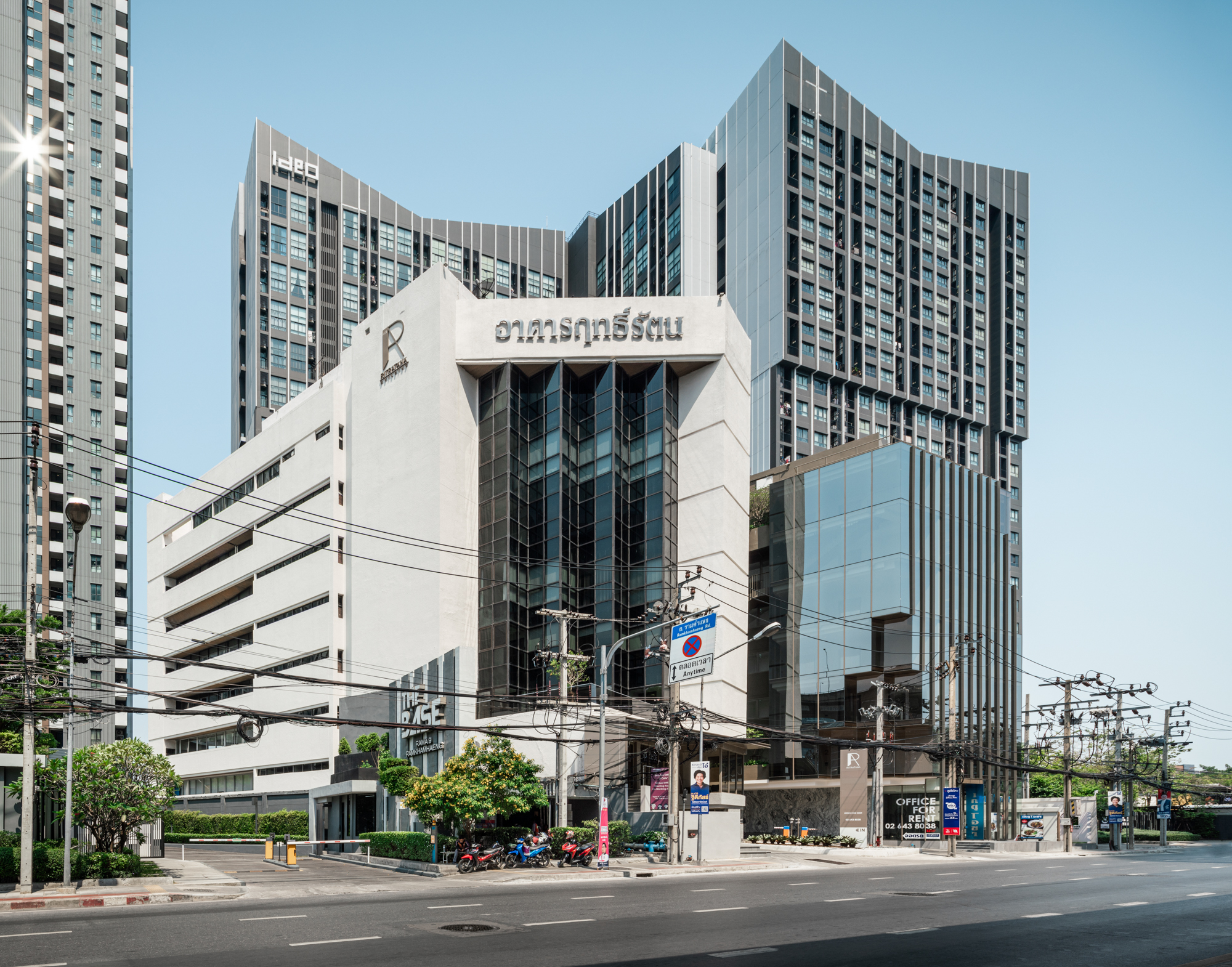 อาคาร ฤทธิ์รัตน (Ritratana Building) สำนักงานให้เช่าย่านรามคำแหง ใกล้รถไฟฟ้าสายสีส้ม สถานีรามคำแหง 12 เพียง 350 เมตร