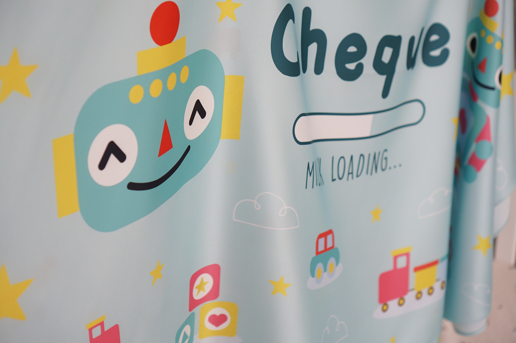 ผ้าคลุมให้นม สั่งทำใส่ชือ ลาย Robot - Mint