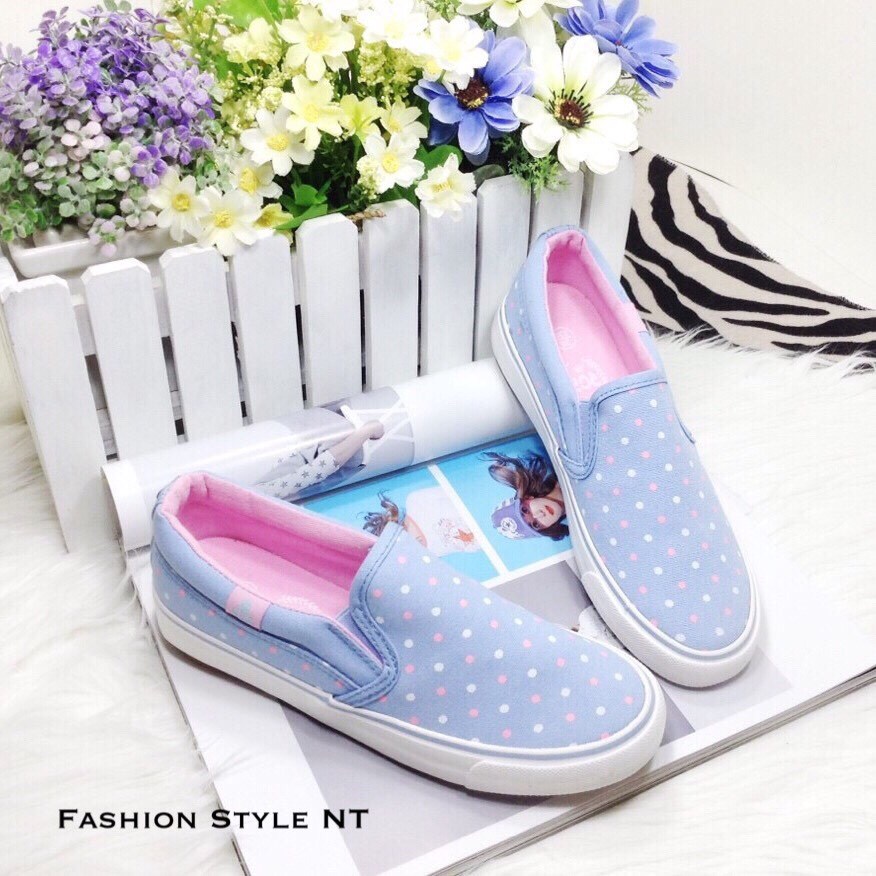 พร้อมส่ง : รองเท้าผ้าใบลายpokadott (สีชมพูอมส้ม)
