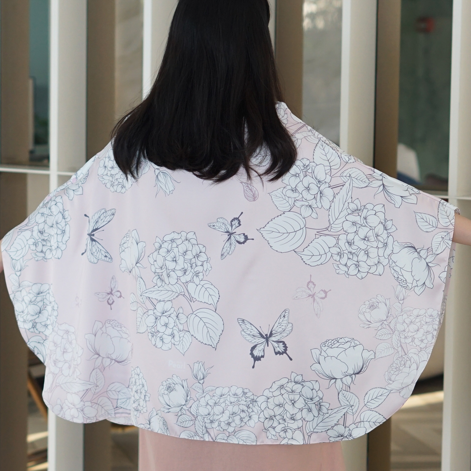 ผ้าคลุมให้นม (รุ่นมีกระดุม ถอดโครงได้) พร้อมส่ง ลาย Butterfly Vintage - Pink