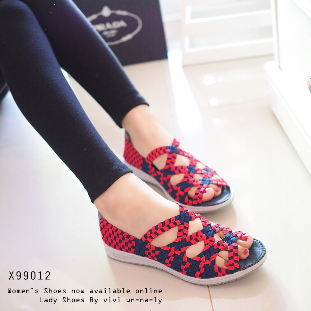 พร้อมส่ง : รองเท้าเพื่อสุขภาพ (รุ่นหน้าสานสีแดง)