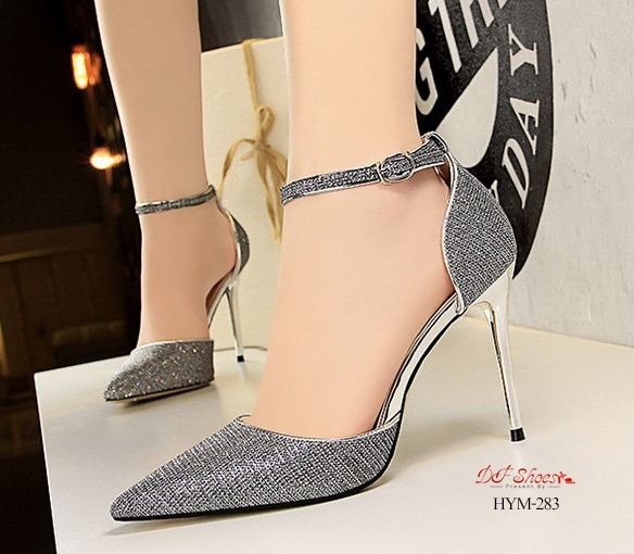รองเท้าคัทชูส้นสูงเมทัลลิครัดข้อ (สีเทา)