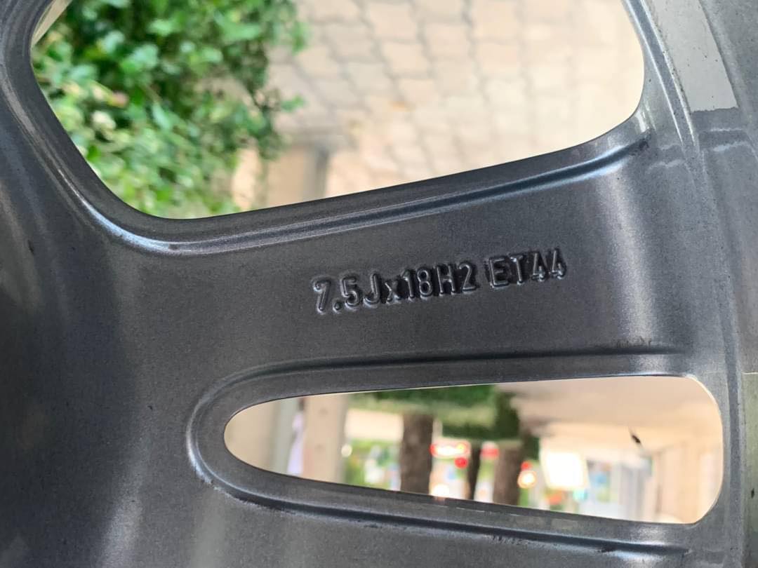 ล้อแท้ w205 ป้ายแดง ติดรถ ขอบ18