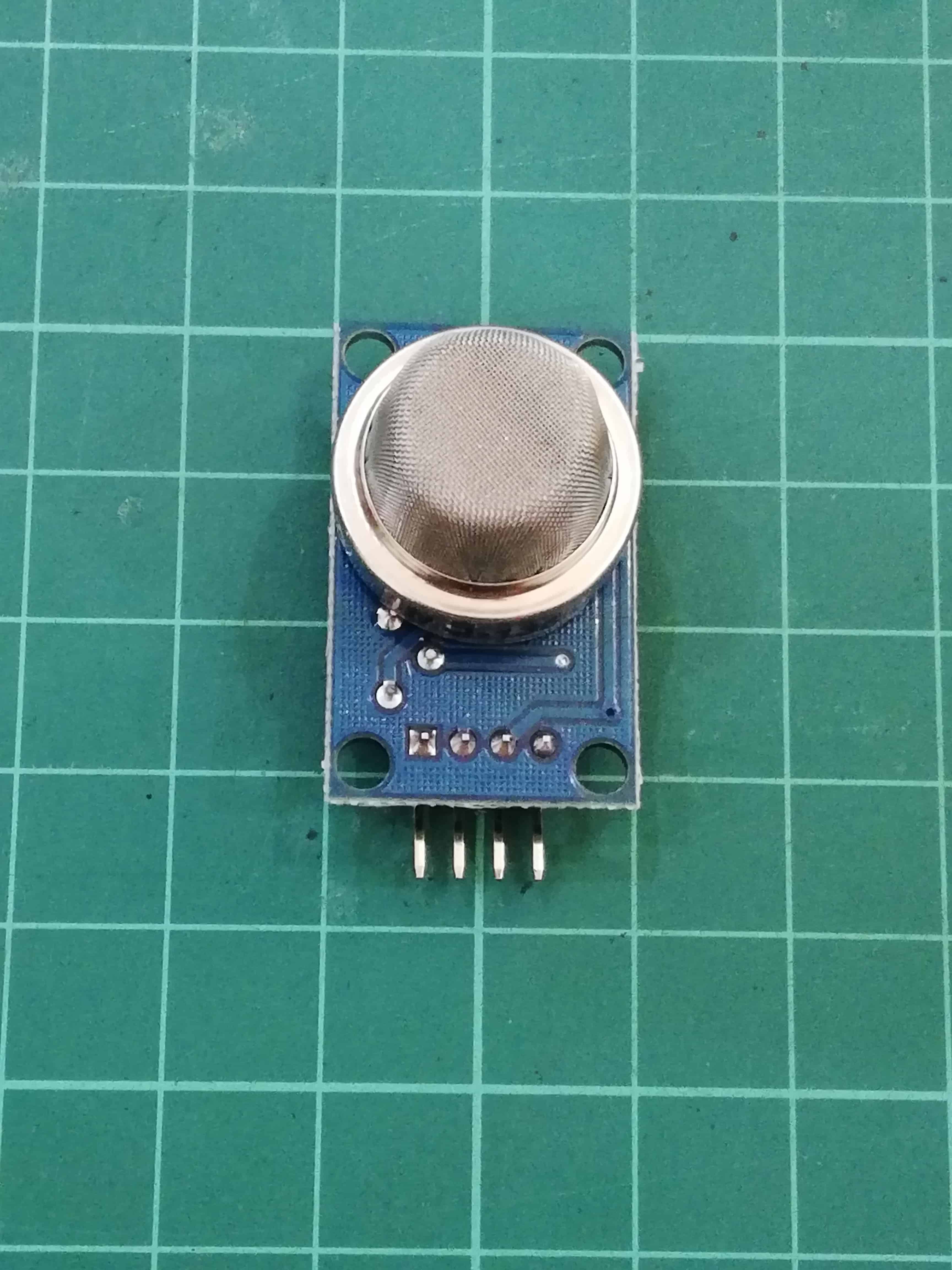 MQ-135 Gas Sensor ( NH3 / NOx / alcochol / CO2 )