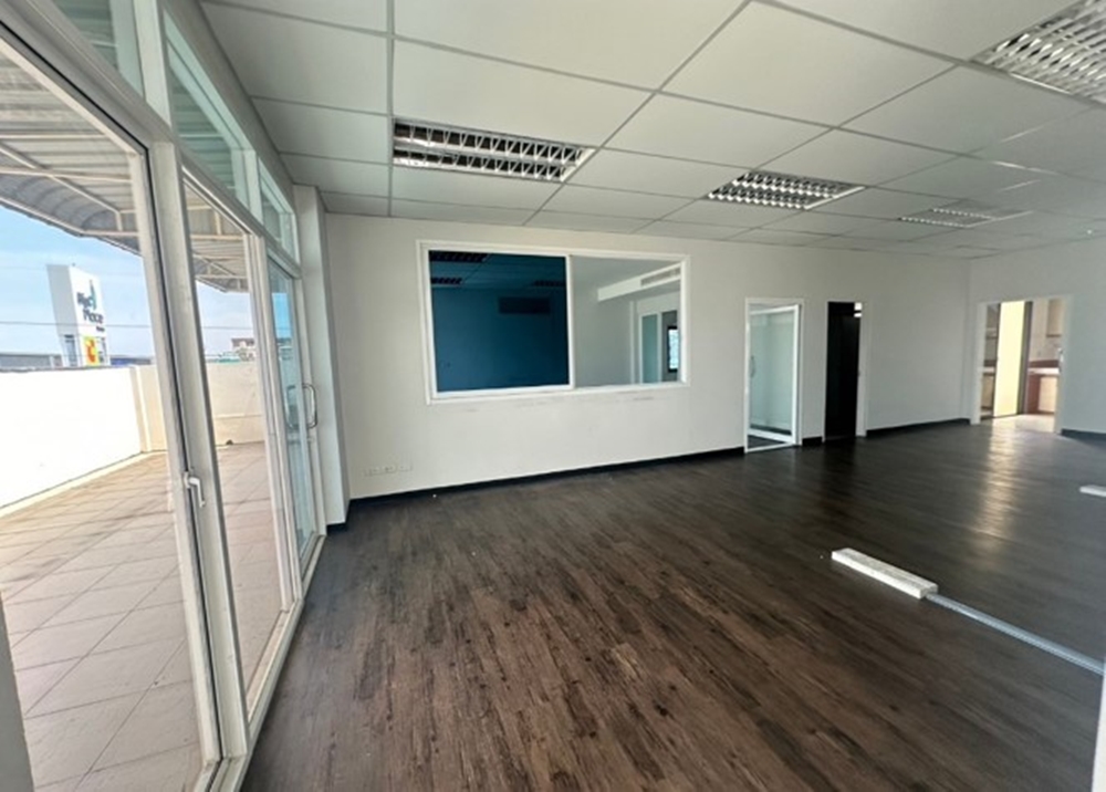 ให้เช่าโรงงานและโกดังคลังสินค้า พร้อมหอพักพนักงาน ติดถนนเพชรเกษม สามพราน จ.นครปฐม เหมาะเช่าเปิดกิจการได้ทันที