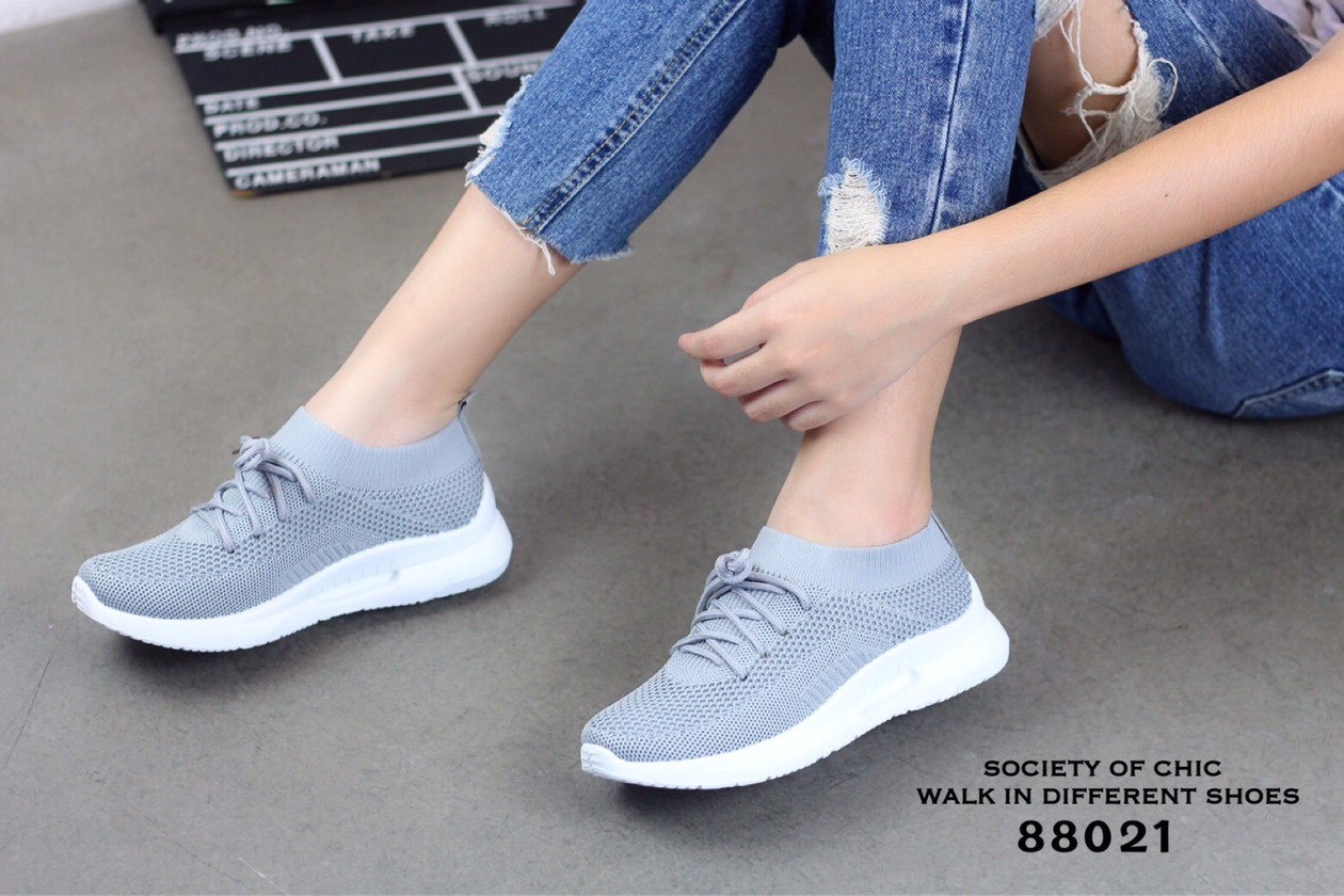 รองเท้าผ้าใบผ้ายืดขอบถุงเท้าสไตล์ Sport (สีขาว)