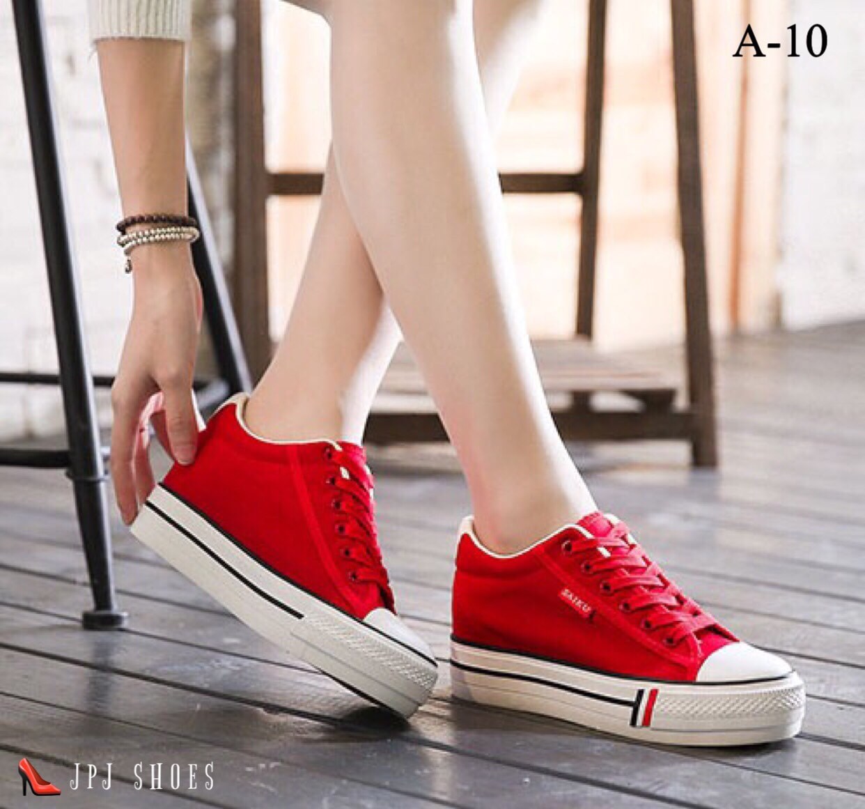 รองเท้าผ้าใบ Star Canvas Senakers (สีแดง)