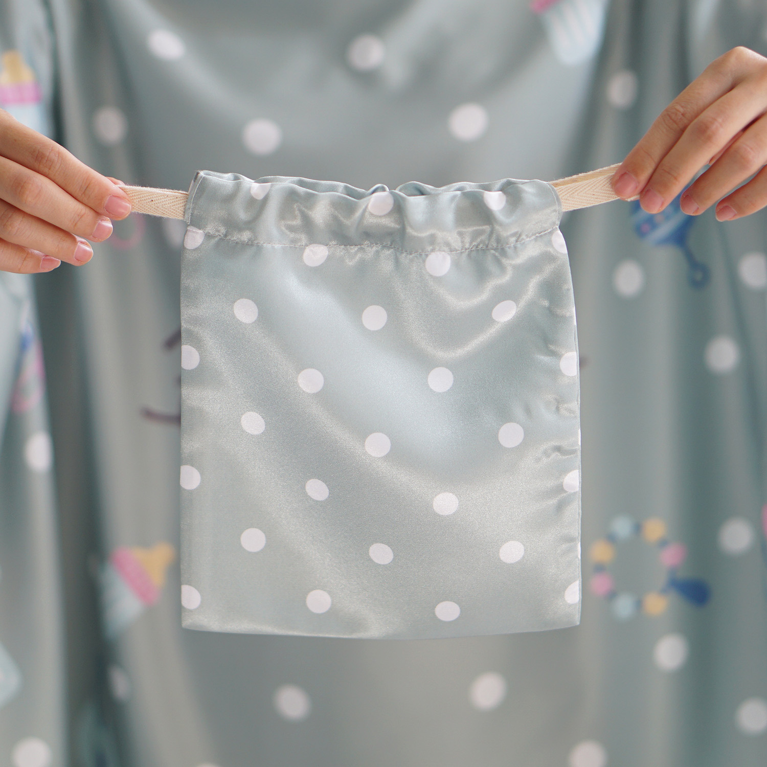 ผ้าคลุมให้นม สั่งทำใส่ชือ ลาย Polka Dot - Milk - Green
