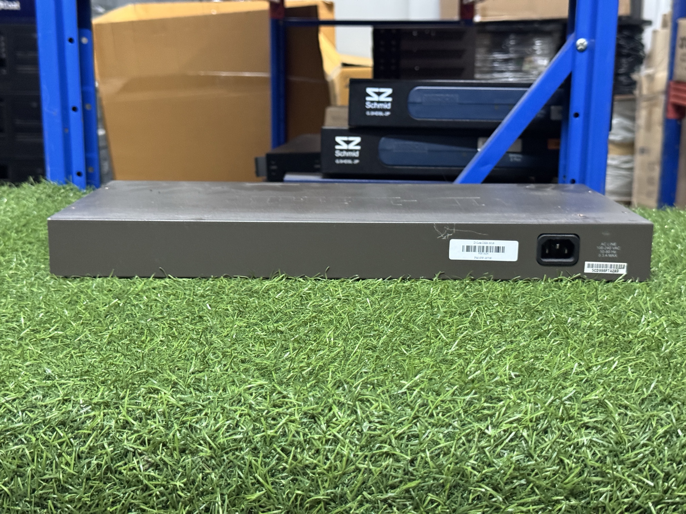 สวิตซ์ฮับ D-Link DES-3016