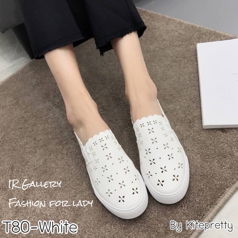 รองเท้าผ้าใบหนังนิ่มทรงสวมฉลุลาย