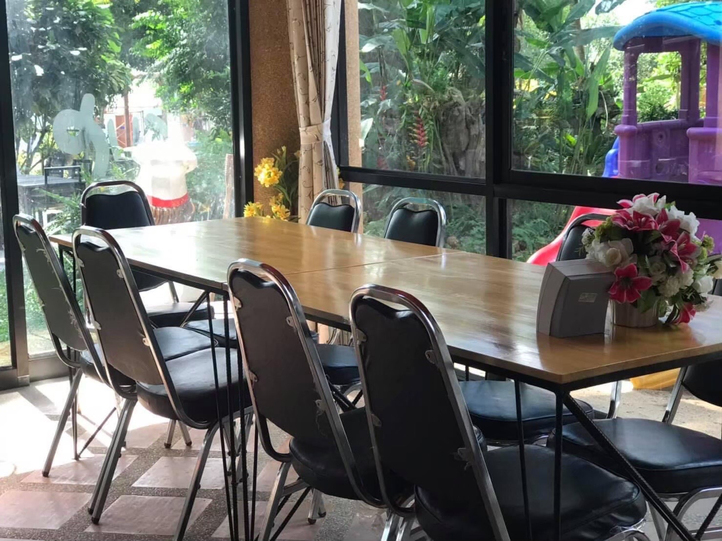 ขายรีสอร์ทพร้อมสวนอาหาร ใน จ.ลำพูน บรรยากาศท่ามกลางธรรมชาติ วิวเขาและทุ่งนา